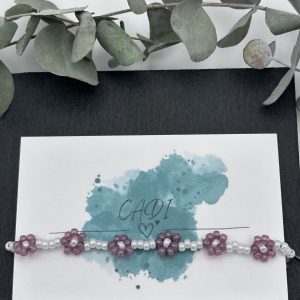 Blumenarmband in violett von CADI aus Klagenfurt Blossom