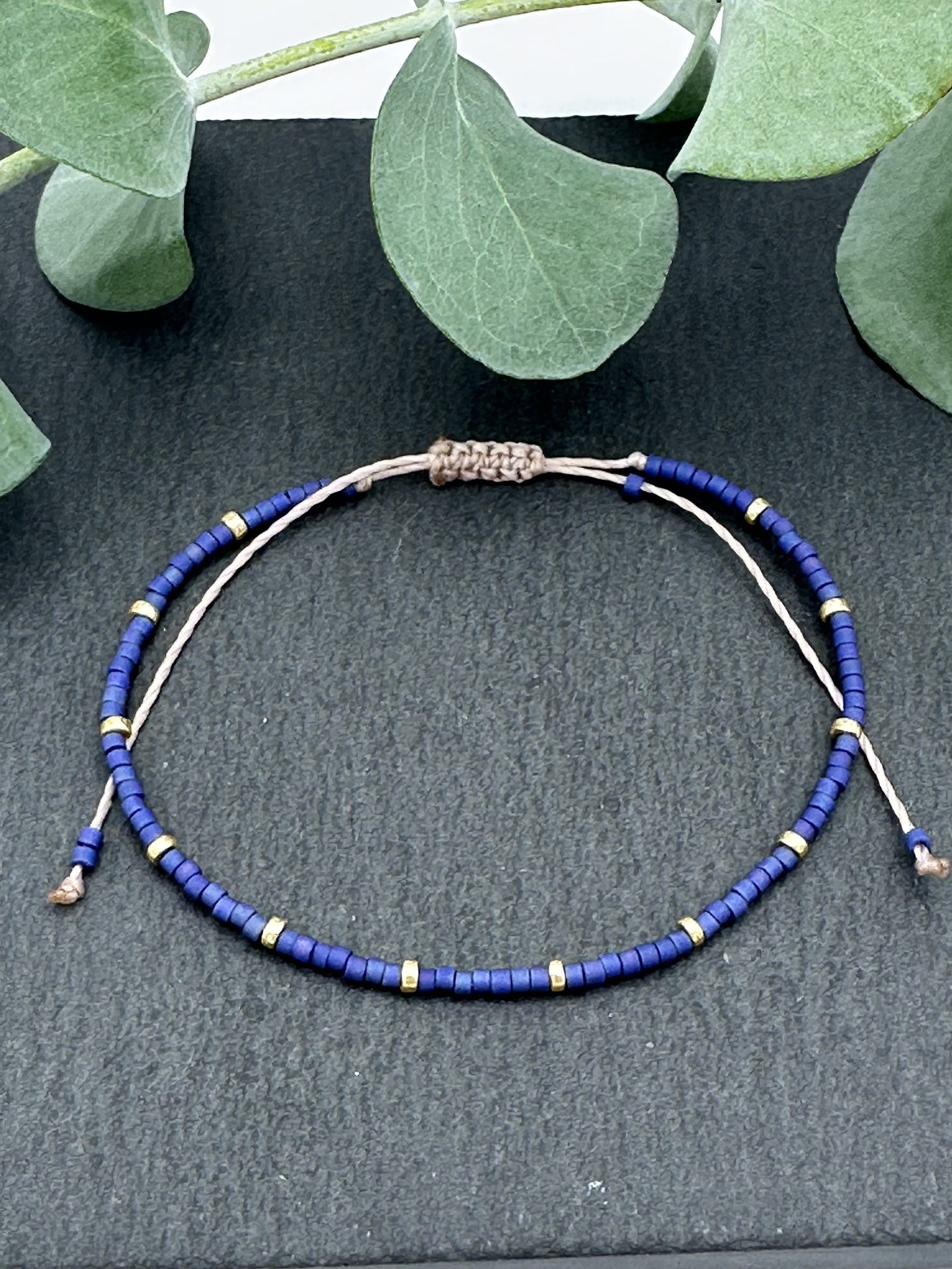 Armband Cadi Miyuki Spacer mattblau gold, Kärntner Handarbeit