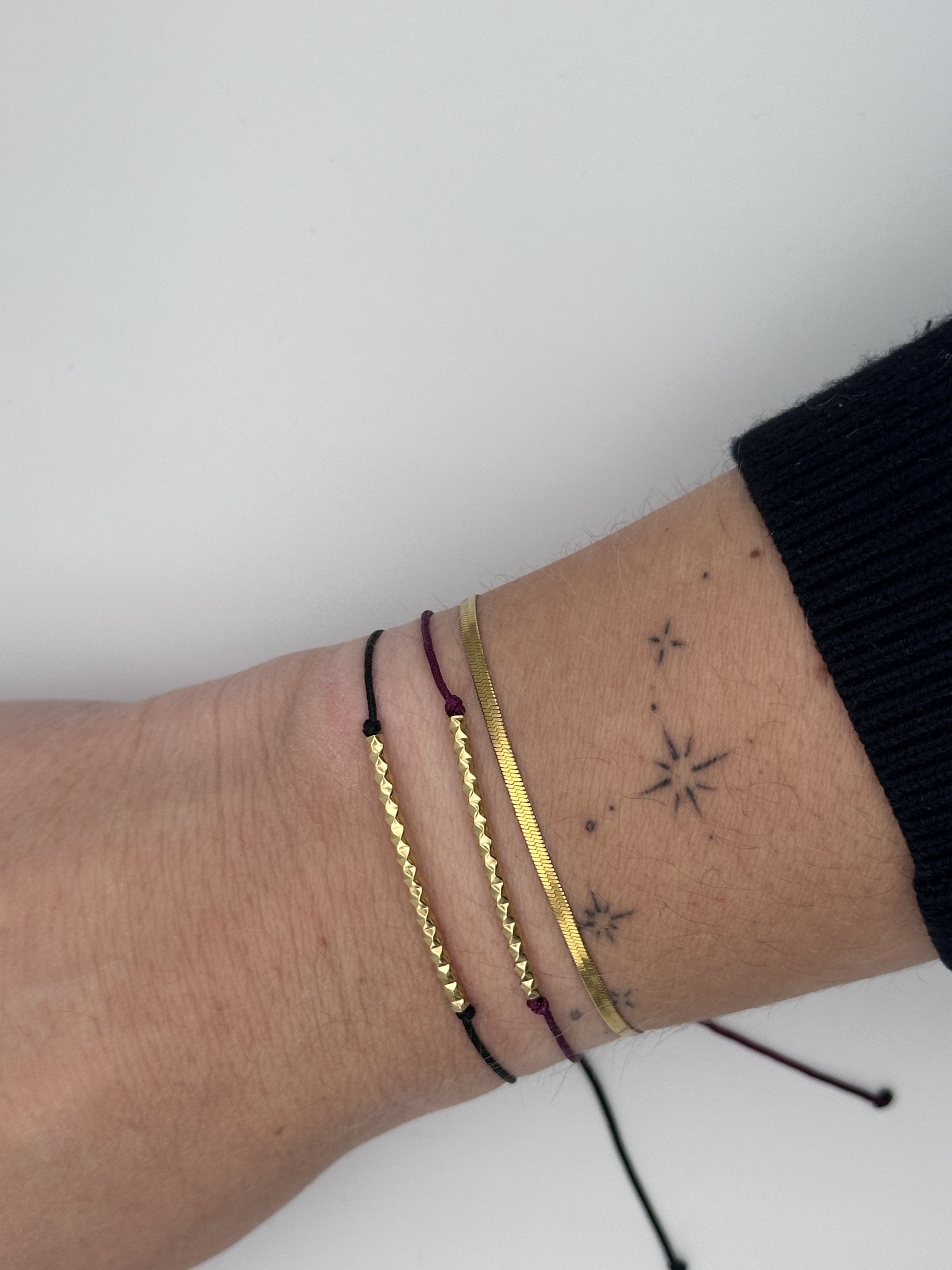 Armband CADI Nylonfaden, schlichte Eleganz